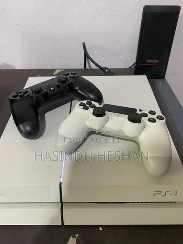 Ps4 with 2 controllers