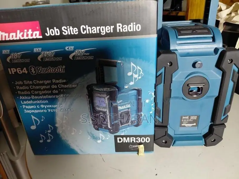 Makita Job Site Charger Radio with Bluetooth