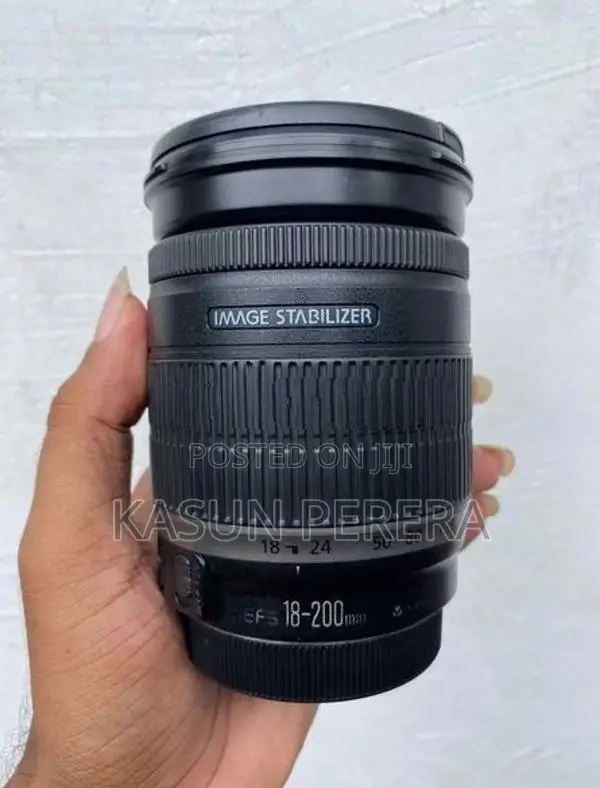 Canon 18-200 Stabiliser Lens.