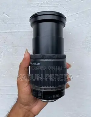 Canon 18-200 Stabiliser Lens.