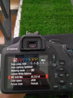 Canon EOS 2000D DSLR Camera with 18-55mm Lens (Full Set Box)