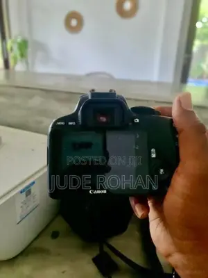 Canon 100D