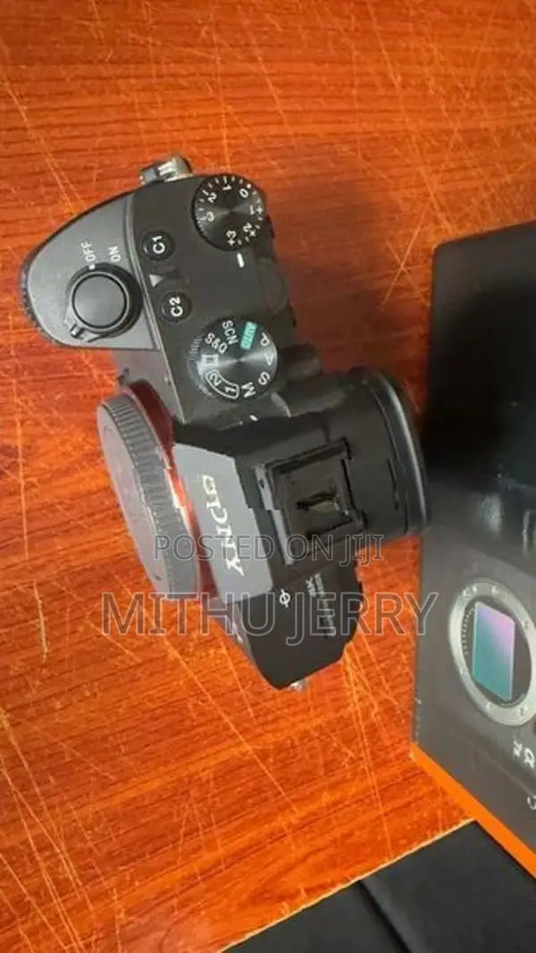 Sony a73