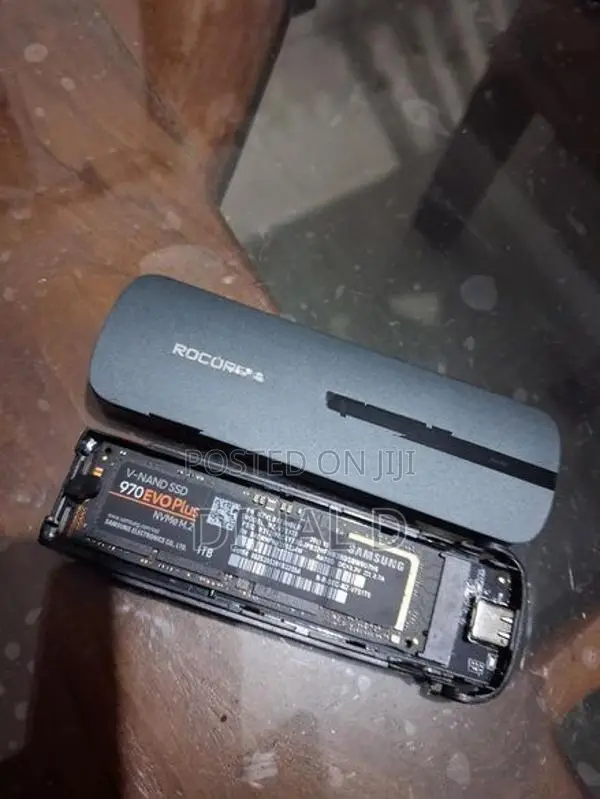 1TB SAMSUNG POTABLE SSD