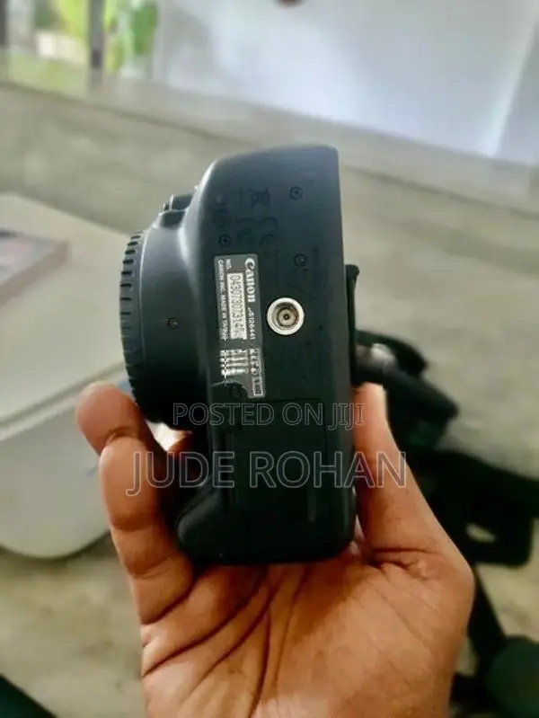 Canon 100D