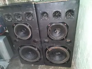 Pyramid Speaker Set