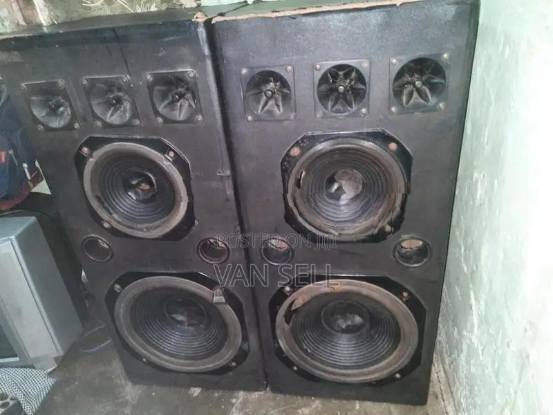 Pyramid Speaker Set