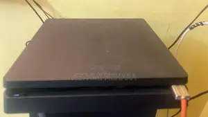 PS4 Slim 500GB Set