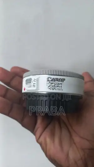 canon 40mm 2.8