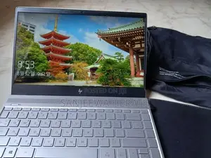 Intel Core i7-7500U processor NVIDIA GeForce MX150 + HD Graphics