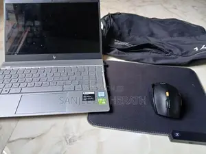 Intel Core i7-7500U processor NVIDIA GeForce MX150 + HD Graphics