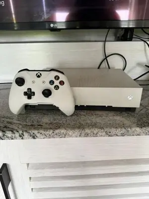 Xbox One S + games