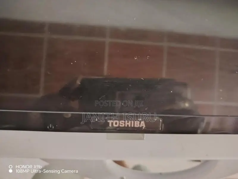 Toshiba Frameless 32 Inch
