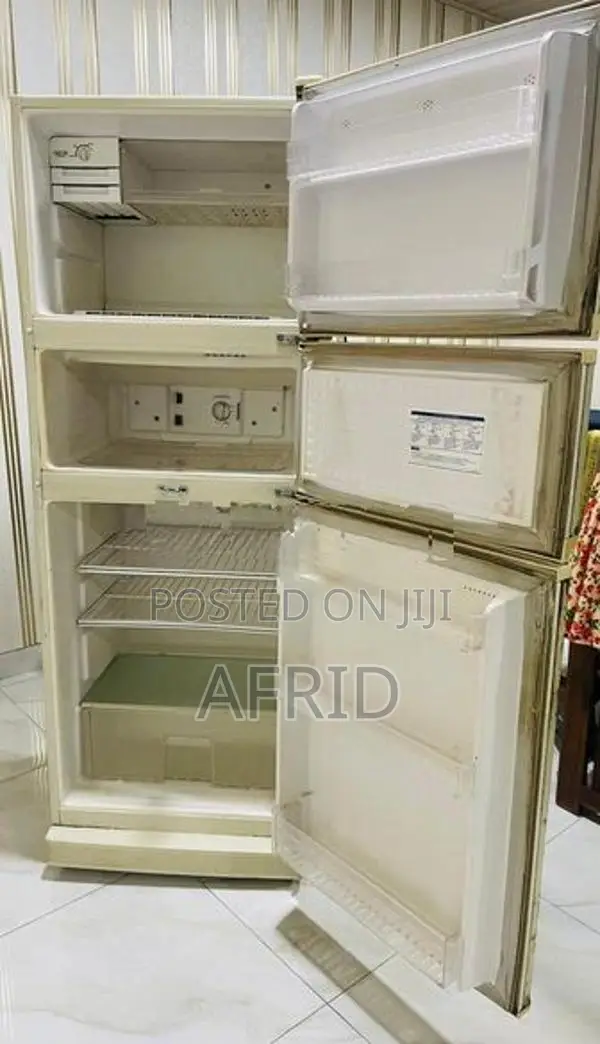 FRIDGE With FREEZER - GOLDSTAR 330L