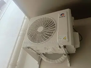 GREE 9000 BTU Non-inverter Air Conditioner Cosmo Series