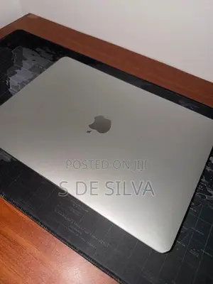 Apple MacBook Pro 2020, Touch Bar, 8GB, 256GB SSD