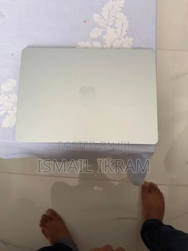 Apple MacBook Air M5