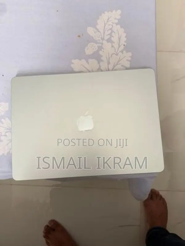 Apple MacBook Air M5
