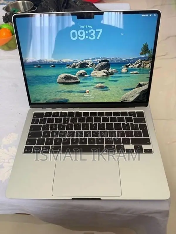 Apple MacBook Air M5