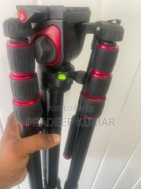 Miliboo tripod