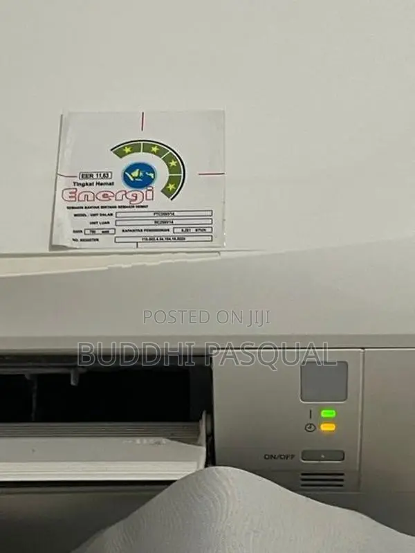 12,000 BTU Daikin Air Conditioner