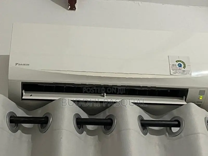 12,000 BTU Daikin Air Conditioner