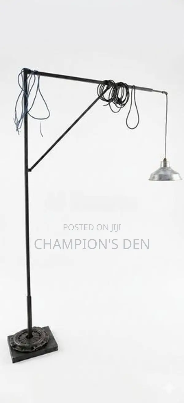 Carrom Lamp Shade Stand