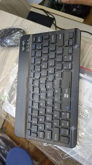 Wireless slim keybord with mouse. 6 month