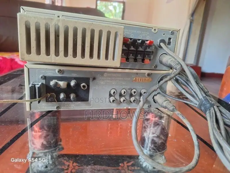 Hitachi amplifier tuner