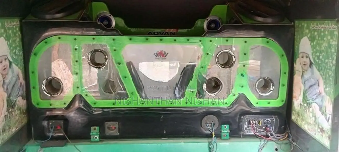 three wheel speaker set