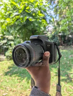 Canon 750D DSLR Camera