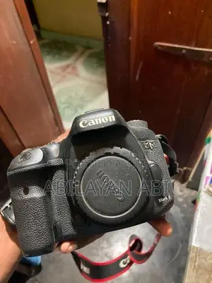 Canon Eos 7d Mark ii with 200mm lense