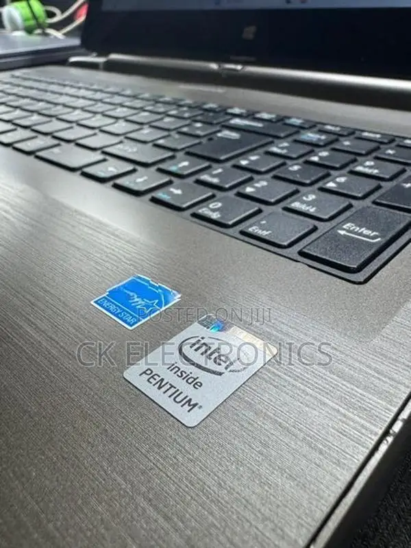 2 in 1 convertable Laptop