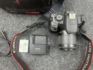 EOS 700D