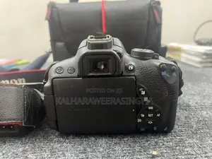 EOS 700D