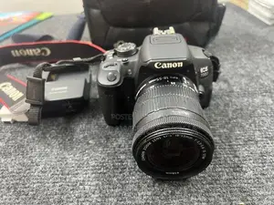 EOS 700D