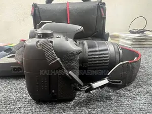 EOS 700D