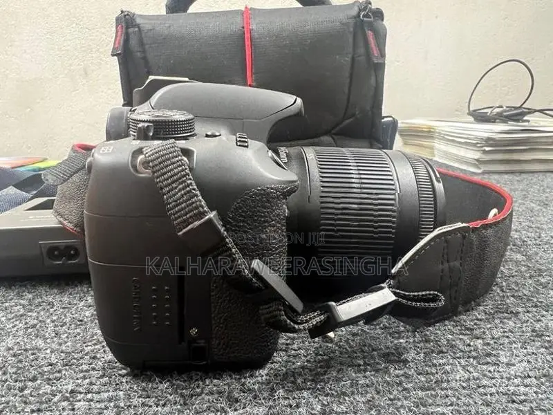 EOS 700D