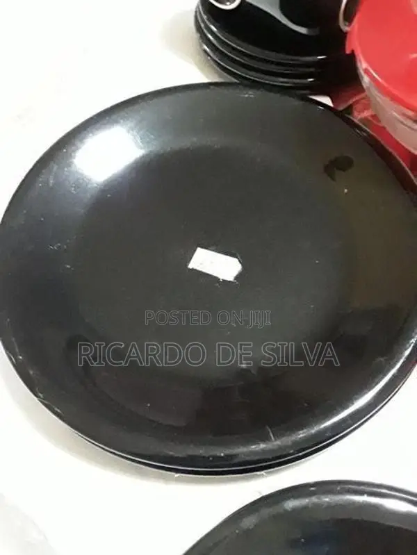 2 Black Plates