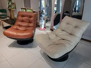 Swivel Lounge Chair