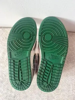 Air jordan1 mid Shoes
