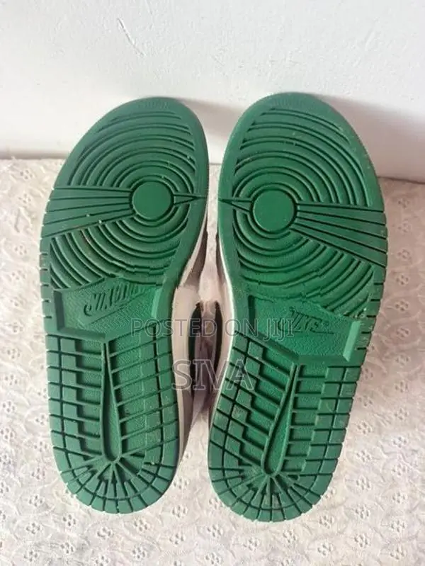 Air jordan1 mid Shoes