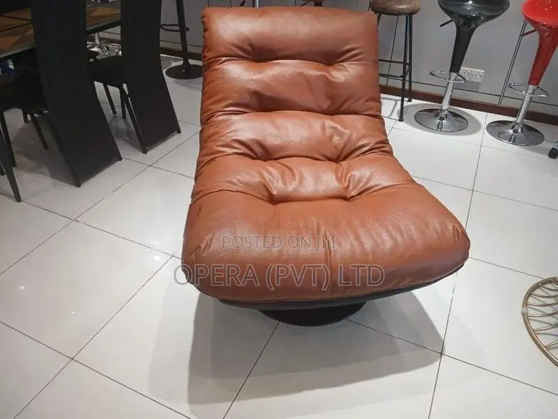 Swivel Lounge Chair