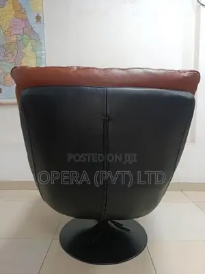 Swivel Lounge Chair