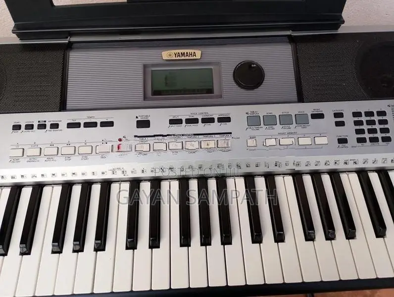 Yamaha i455 Keyboard