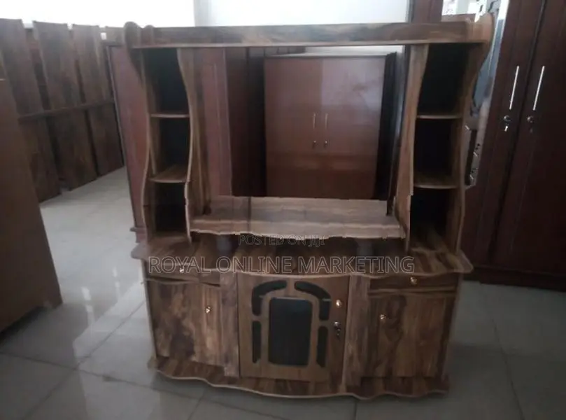 Tv Stand (O-18)