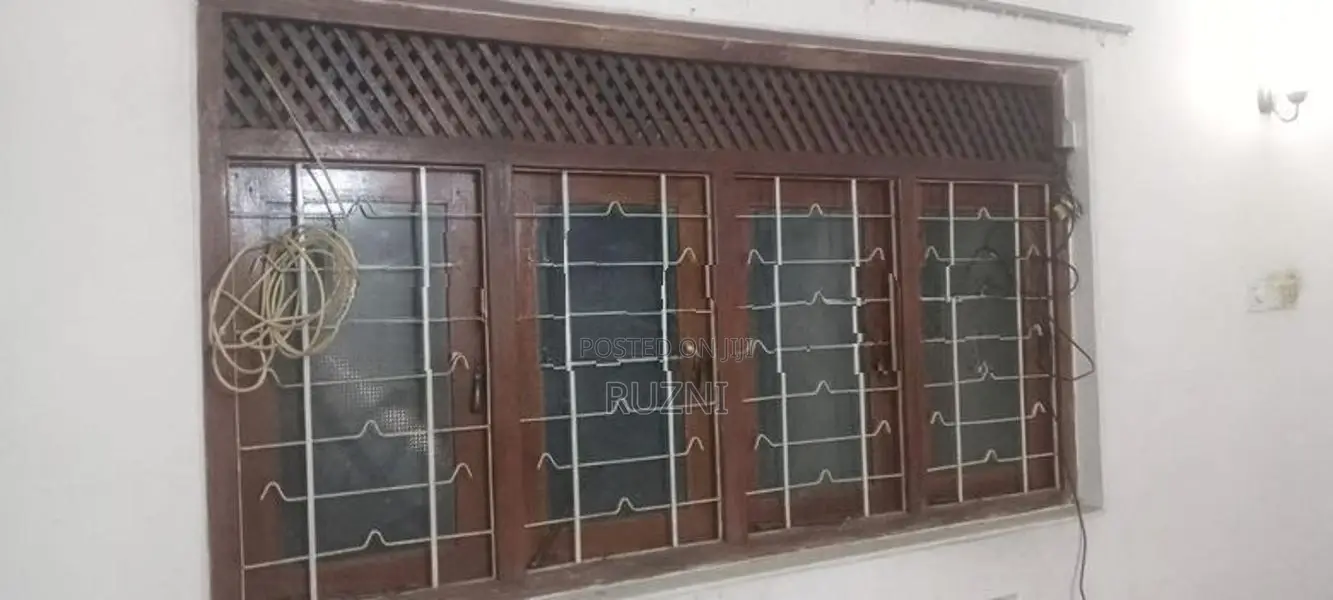 Solid Wooden 4-Panel Window Set (කළුවර ලී)
