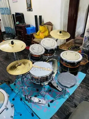 Acoustic Drum Set