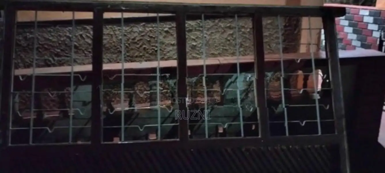 Solid Wooden 4-Panel Window Set (කළුවර ලී)