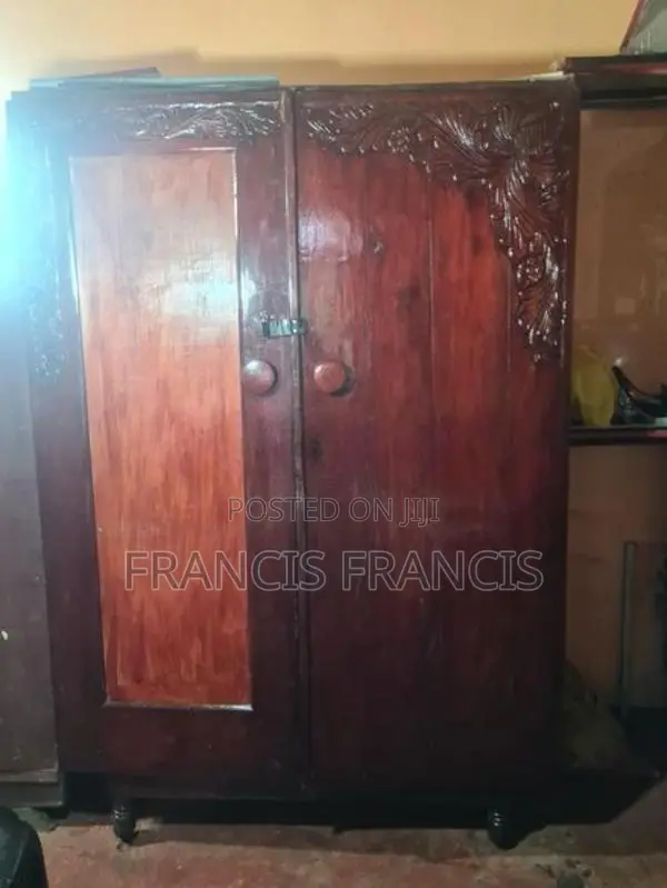 Almari Teak
